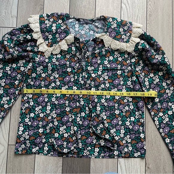 Zara Floral Blouse with Ruffled Collar - Picture 6 of 10